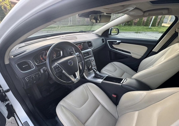 Volvo S60 cena 62000 przebieg: 177235, rok produkcji 2017 z Syców małe 407